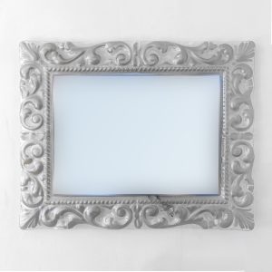Specchio 70x90 cm con profilo decorato argento
